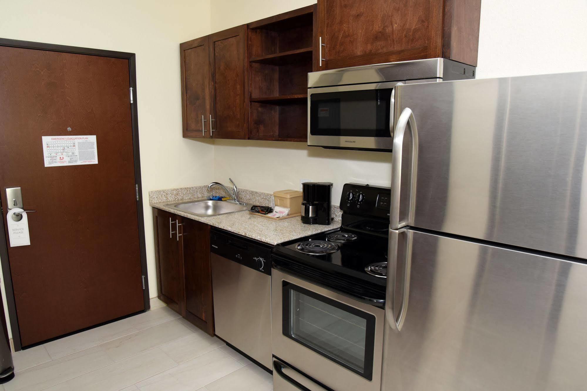 Home Away Kitchen Suites Enid Extérieur photo